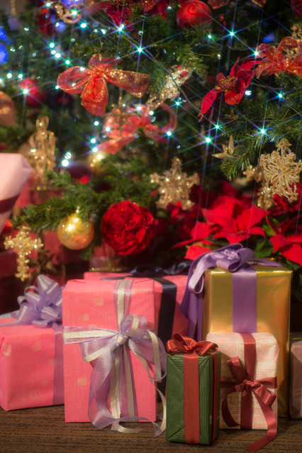 クリスマスプレゼント ラッピング方法を動画でご紹介 箱 袋 リボンの使い方を詳しく